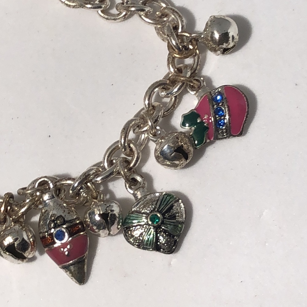 Silver tone charm bracelet with vintage Christmas Ornament Charms 7” - Picture 3 of 5